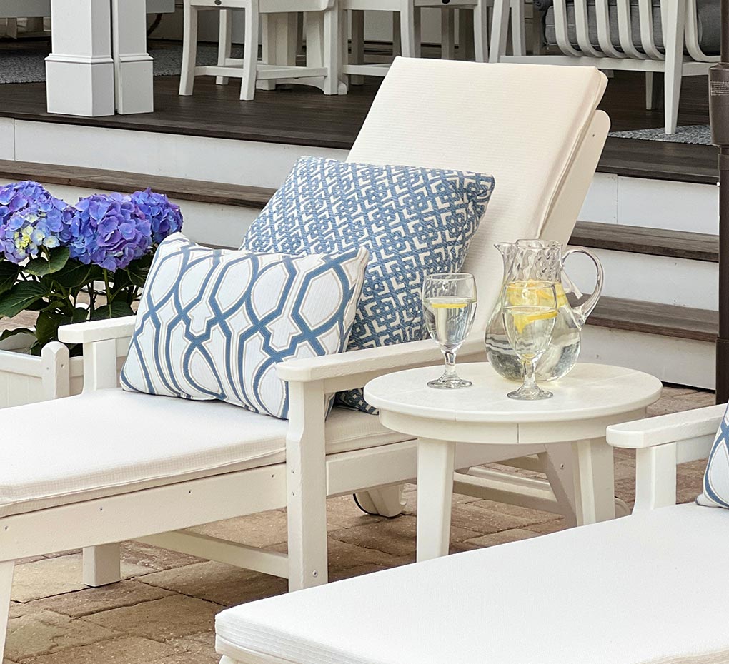 Pillows & Decor