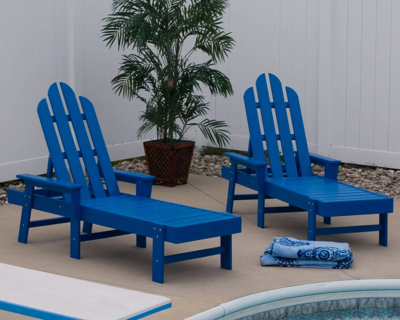 outdoor-chaise f2b0d6e1