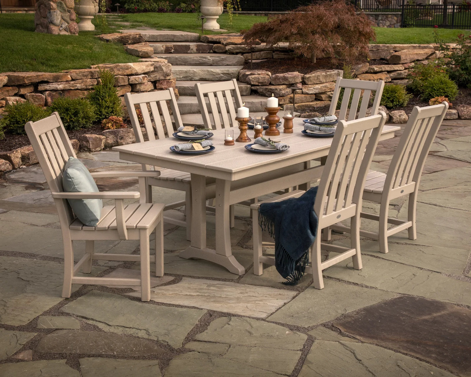 outdoor-dining 050d8d67