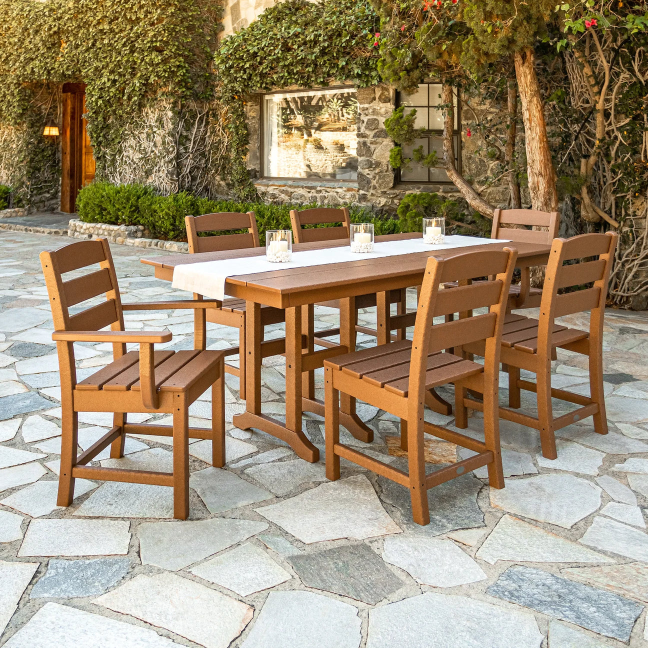 outdoor-dining f26f2a9c